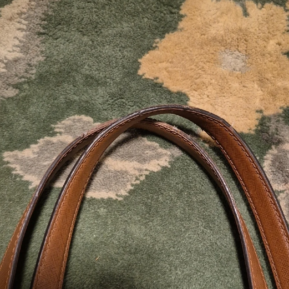 Michael Kors Tan and Cream Signature Tote - Picture 6 of 16